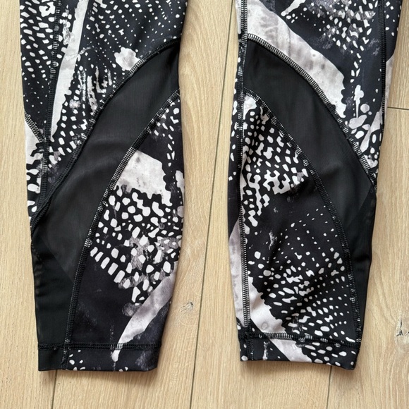 Lululemon Inspire Tight II Mesh Full-On Luxtreme
Static Mist White Black Size 8 - Picture 5 of 15